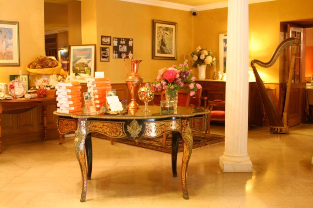 Hotel Le Cèdre de Soyons Extérieur photo
